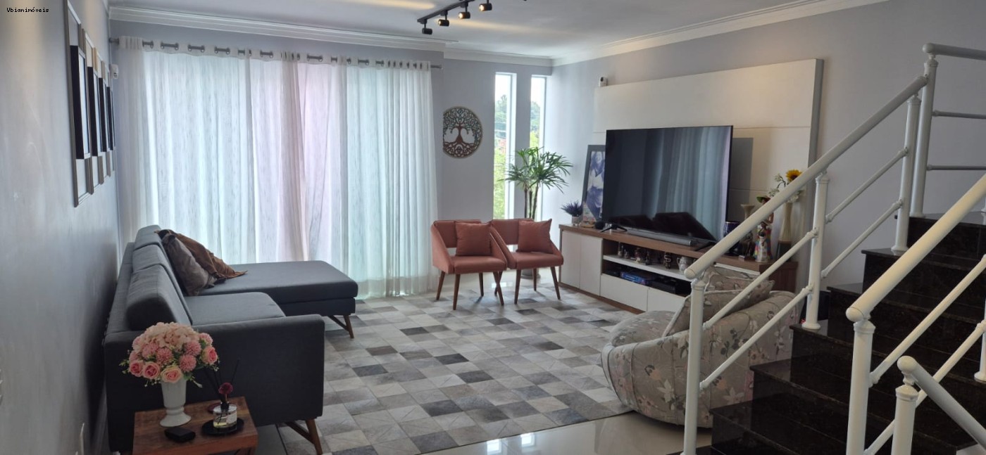 Casa, 3 quartos, 168 m² - Foto 1